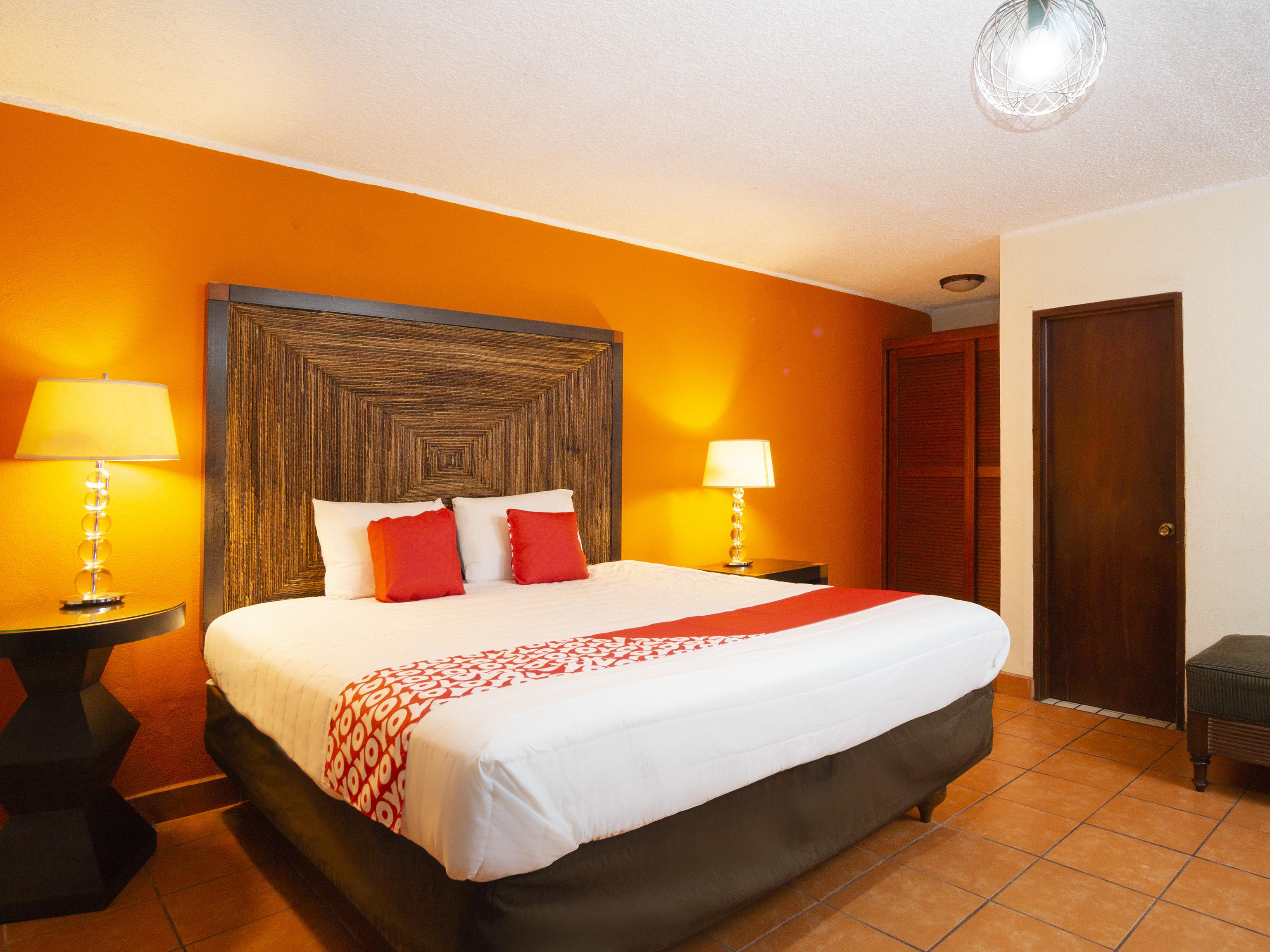 OYO Hotel Hacienda Don Luis, Rosarito Bagian luar foto A typical OYO hotel room