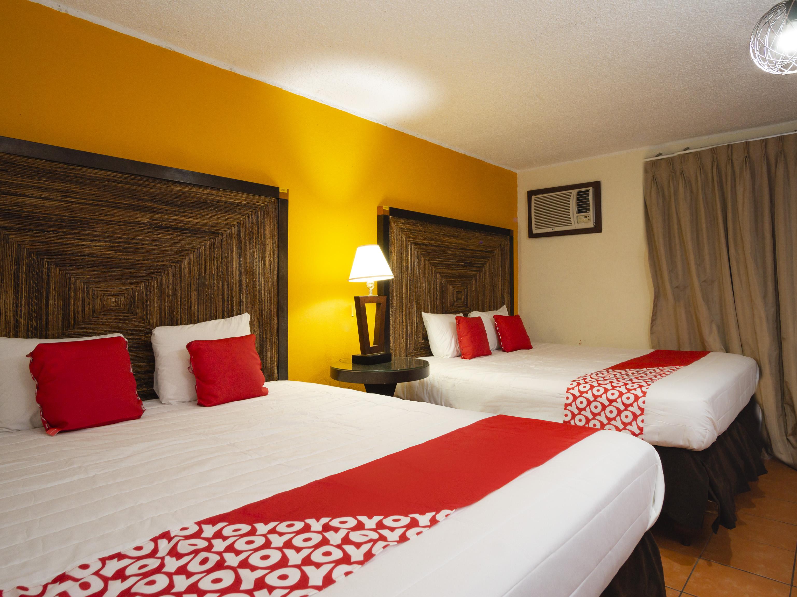 OYO Hotel Hacienda Don Luis, Rosarito Bagian luar foto A typical OYO hotel room in San Francisco, California