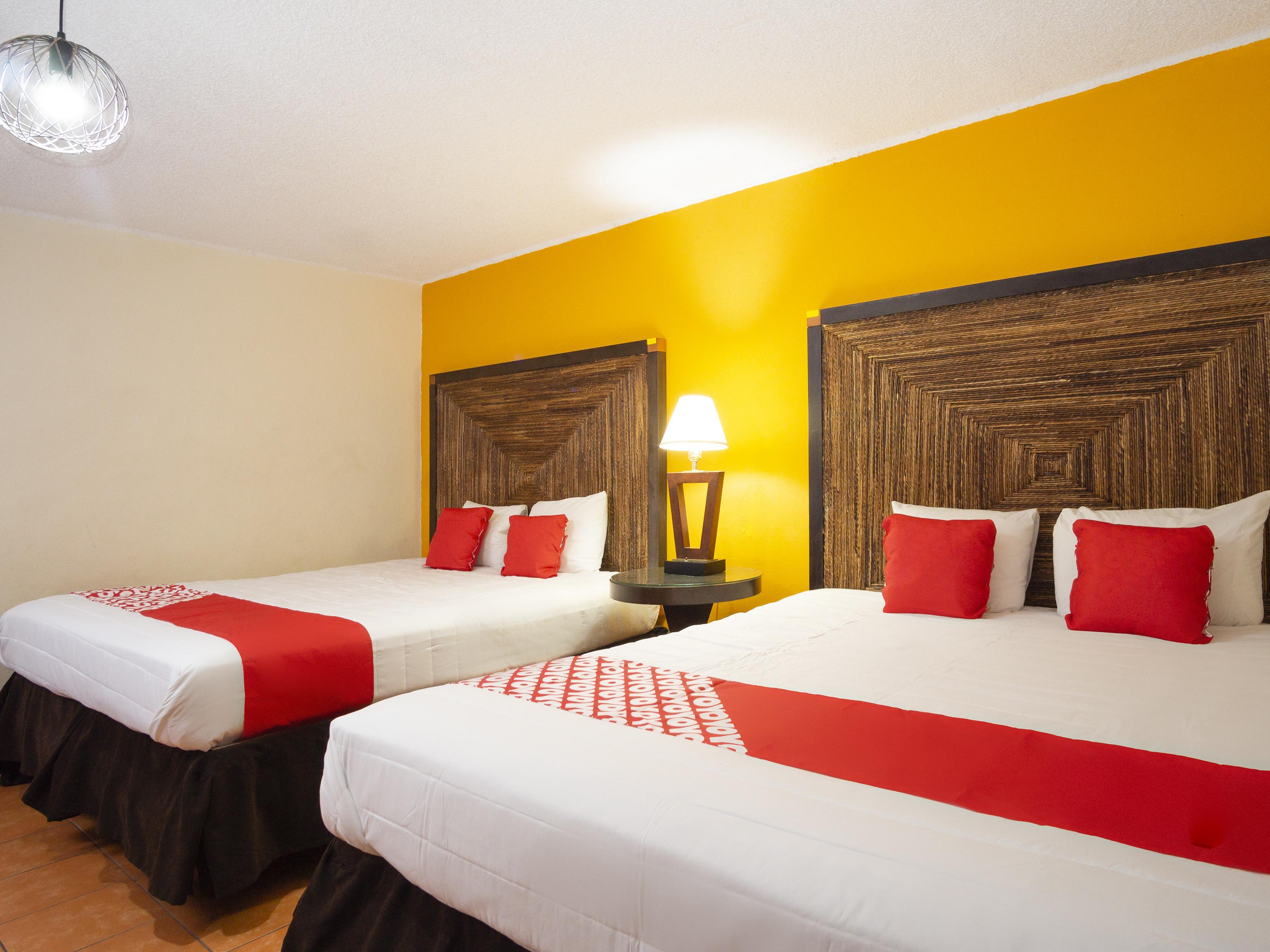 OYO Hotel Hacienda Don Luis, Rosarito Bagian luar foto A typical OYO hotel room