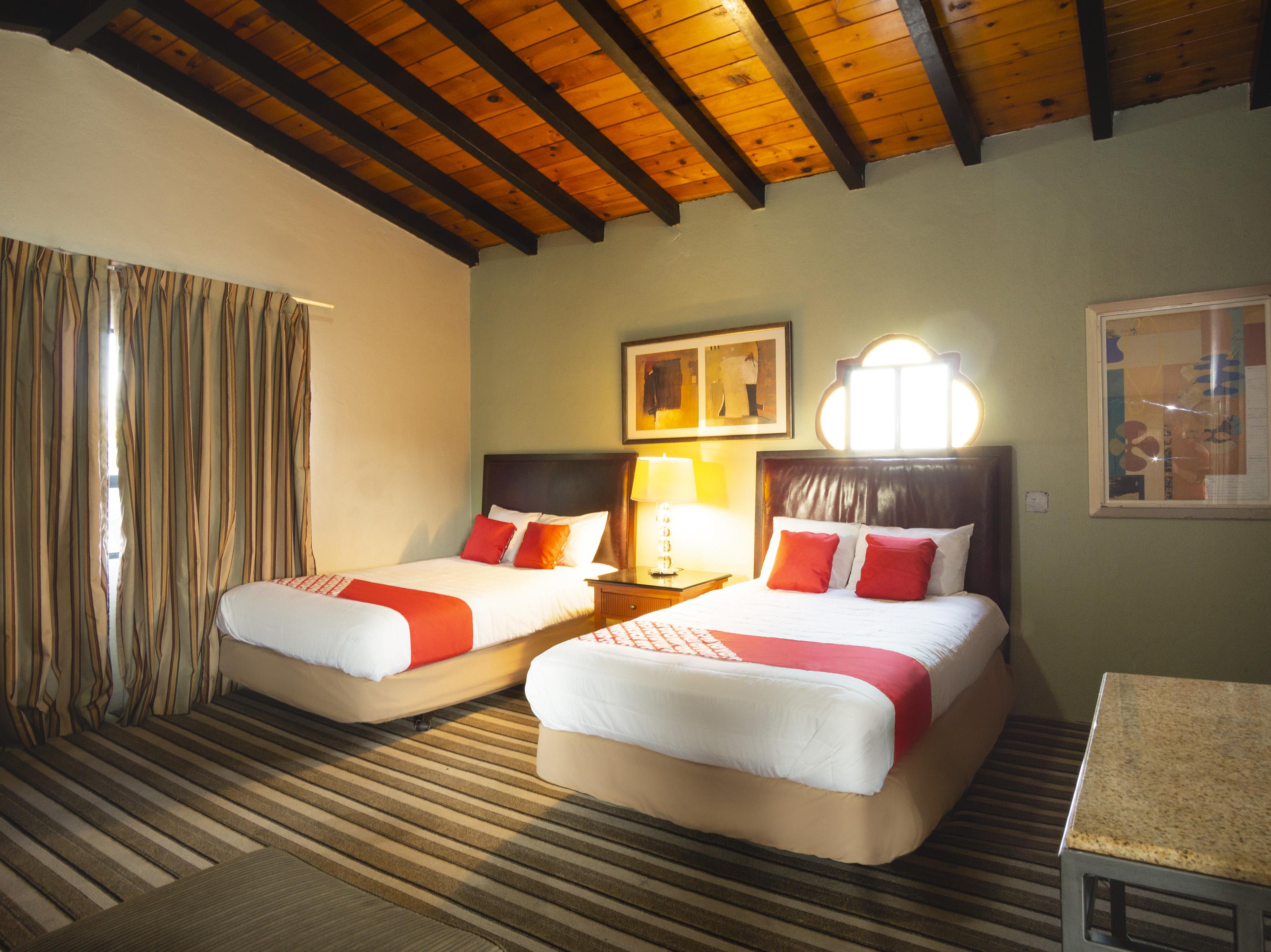 OYO Hotel Hacienda Don Luis, Rosarito Bagian luar foto A typical room at the hotel