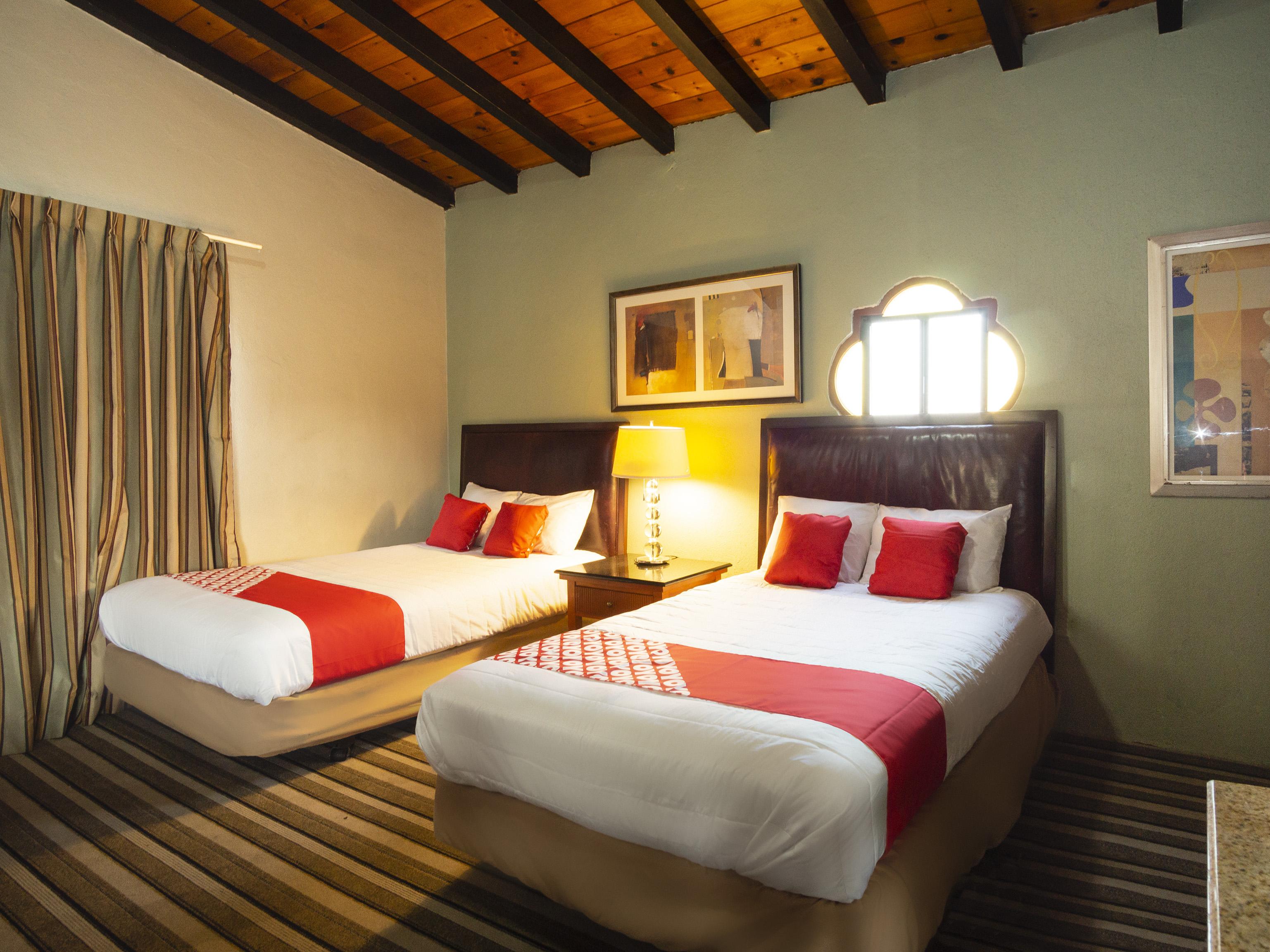 OYO Hotel Hacienda Don Luis, Rosarito Bagian luar foto A room at the hotel