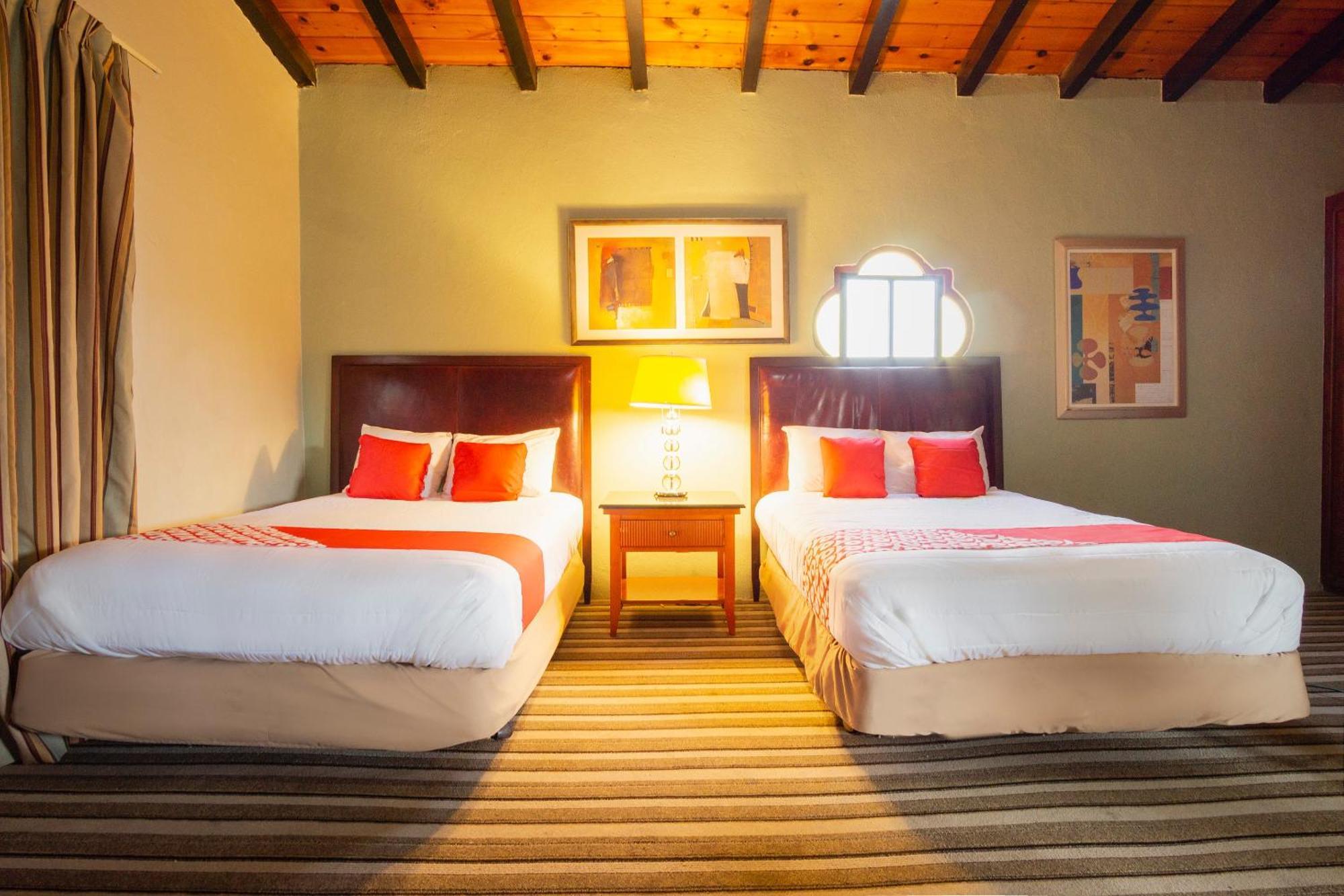 OYO Hotel Hacienda Don Luis, Rosarito Bagian luar foto A room at the hotel