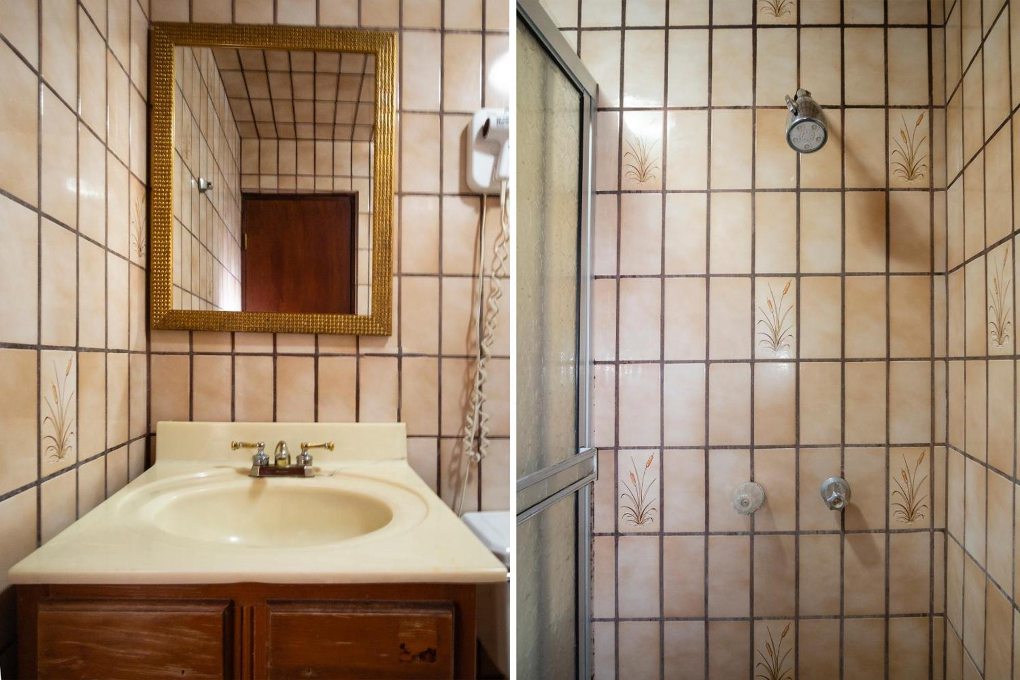 OYO Hotel Hacienda Don Luis, Rosarito Bagian luar foto Bathroom