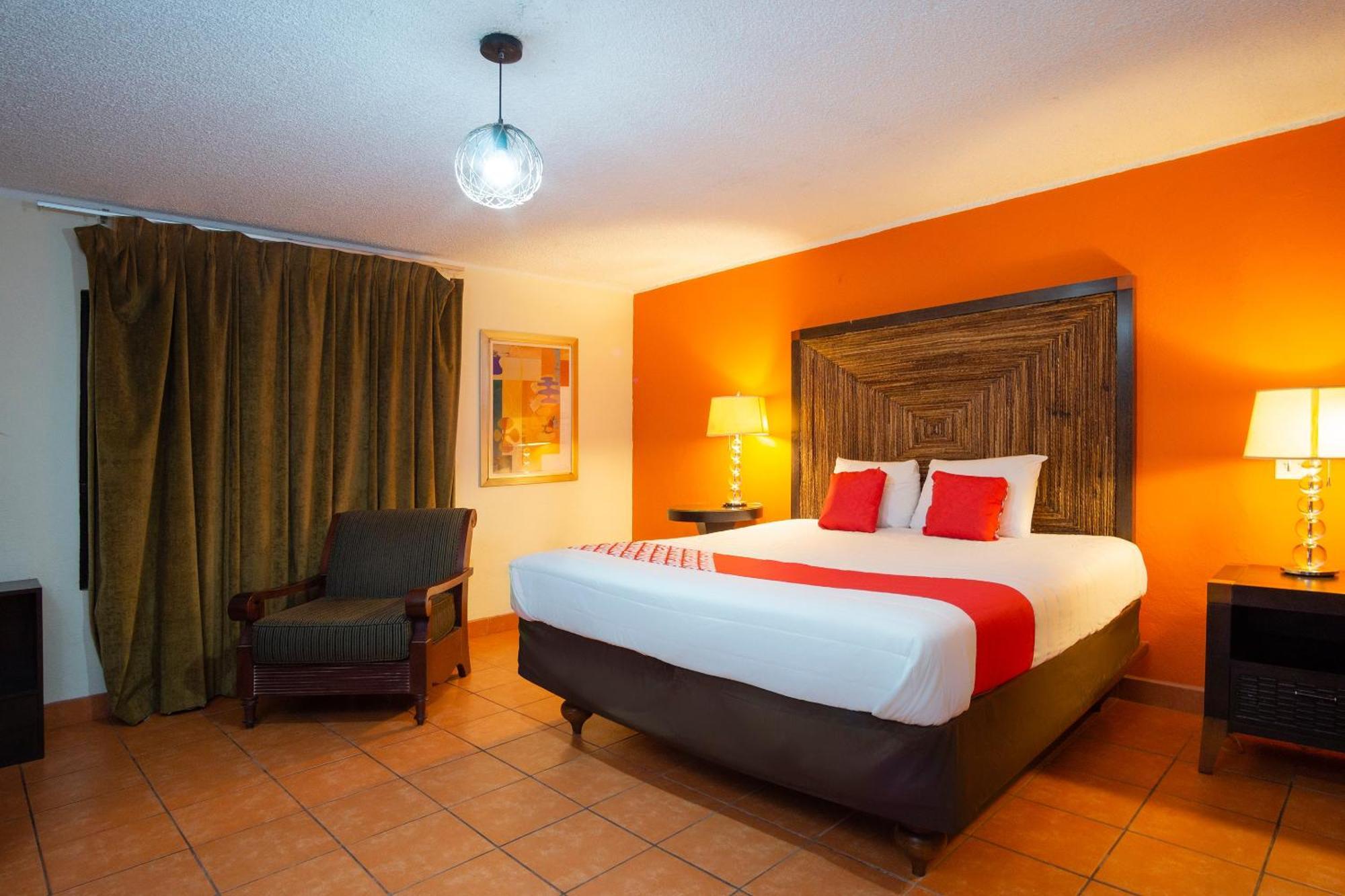 OYO Hotel Hacienda Don Luis, Rosarito Bagian luar foto A typical room at the hotel